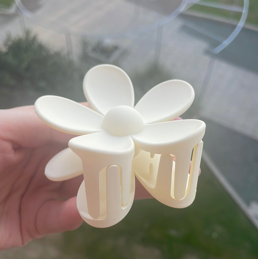 Flower hair clamp