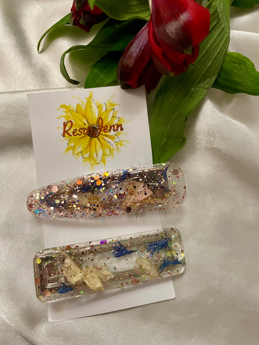 Set of dried flower hair clips