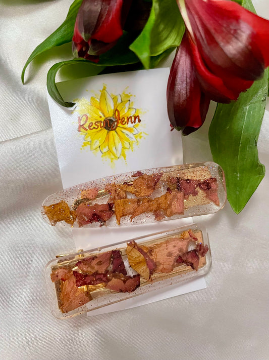 Set of dried flower hair clips