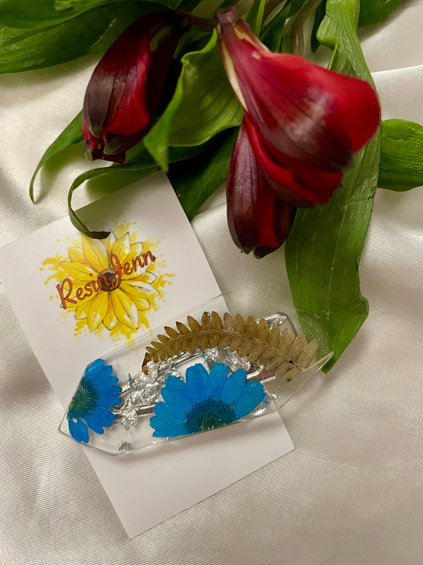Chunky floral hair clip