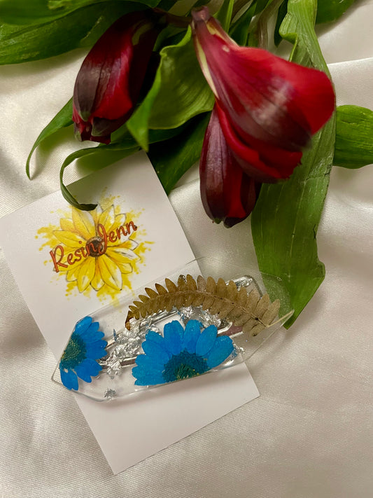 Chunky floral hair clip