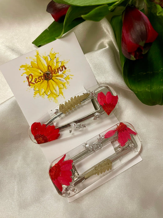 Set of dried flower hair clips