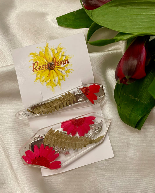 Set of dried flower hair clips