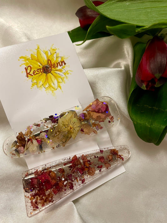 Set of dried flower hair clips