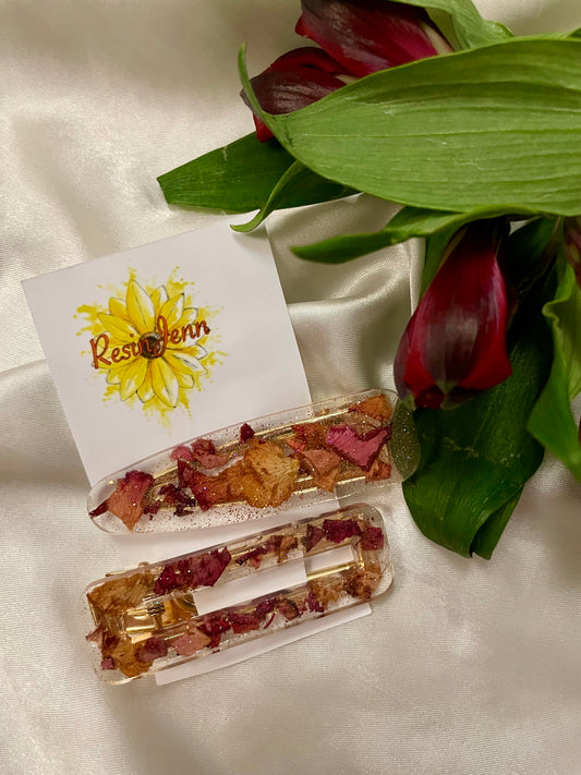 Set of dried flower hair clips