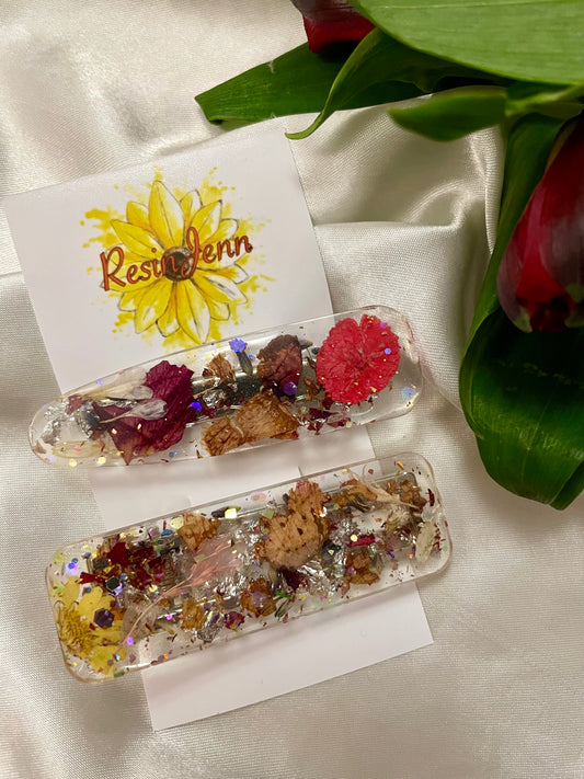 Set of dried flower hair clips