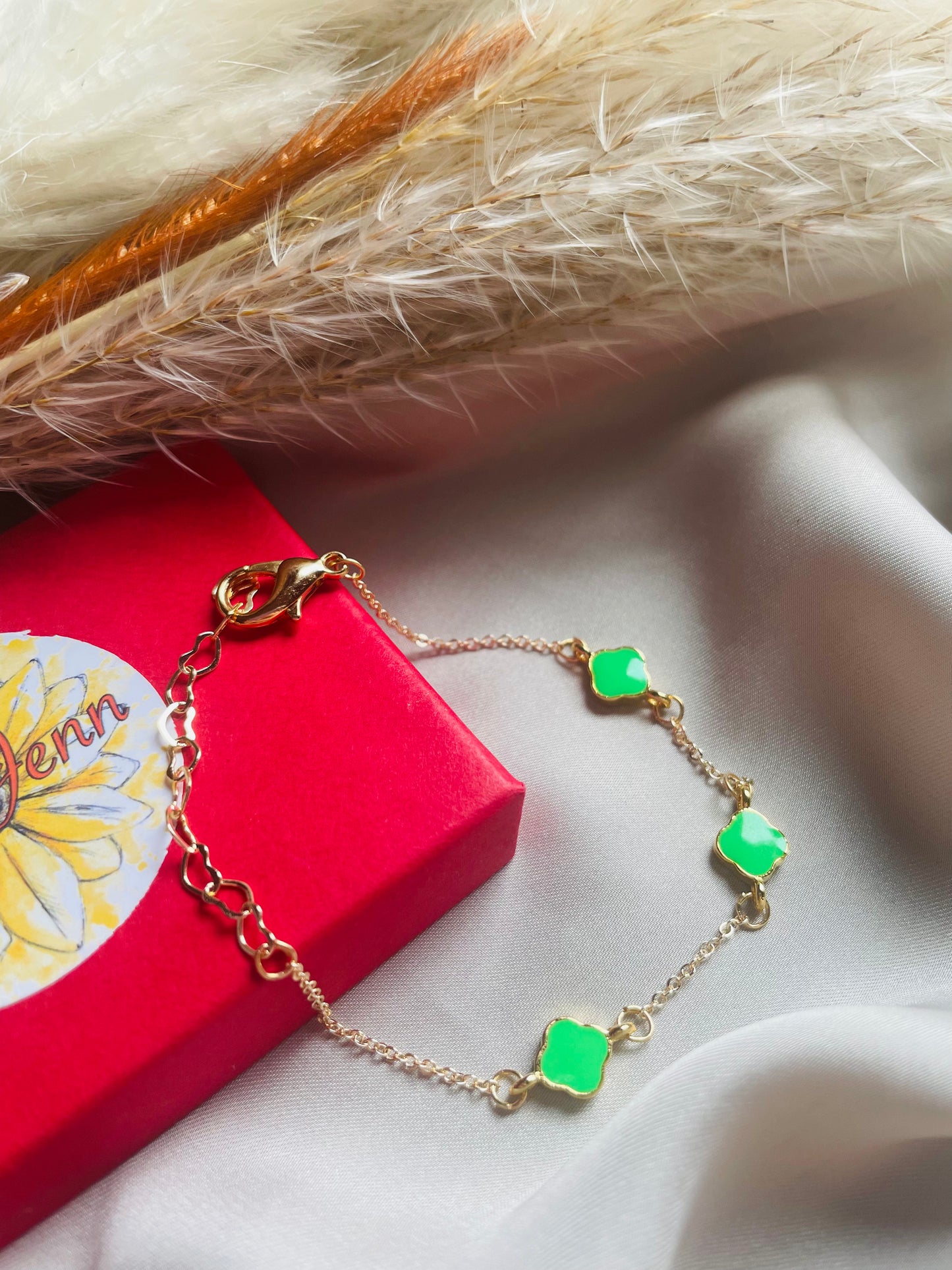 Clover charm bracelet 🍀