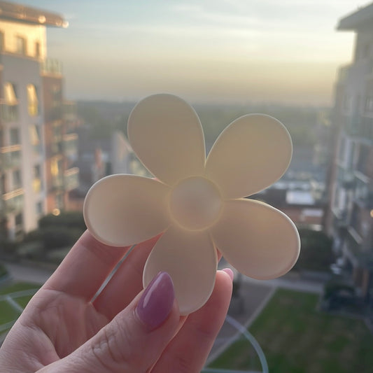 Flower hair clamp